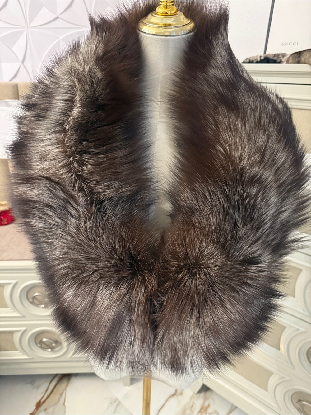 Saga silver fox fur thick collar scarf